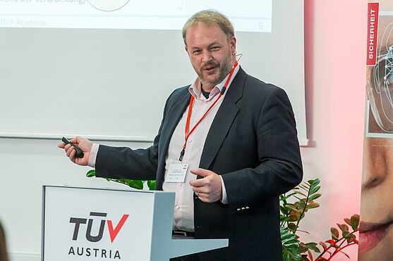 Ing. Dr. Christof Tschohl, Research Institute, referierte über die Neuerungen im Datenschutz.<br />