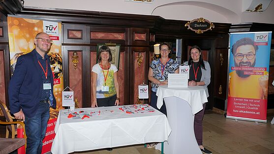 Veranstaltungsteam der TÜV AUSTRIA Akademie: v. l. n. r.: Jörg Lukanz, Sonja Glöckel, Marion Matetschläger, Nadine Papst<br />