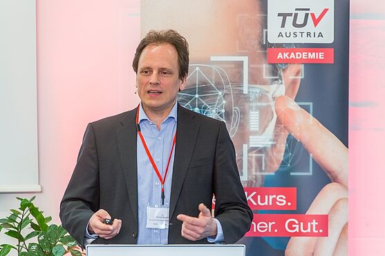 Dr. Georg Droschl, TÜV AUSTRIA Data Intelligence: Wie lassen sich Daten sinnvoll nutzen?<br />