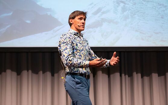 Wir hatten wieder spannende Vorträge für Sie im Programm. Zum Beispiel Extremsportler Wolfgang Fasching, der in seiner Keynote mit Mentaltraining das Publikum begeisterte. <br />