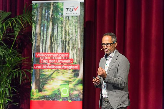 Andreas Schnitzer, TÜV AUSTRIA, ergänzte um Nutzen, Möglichkeiten und Chancen der Wasserstoff-Zertifizierung<br />
