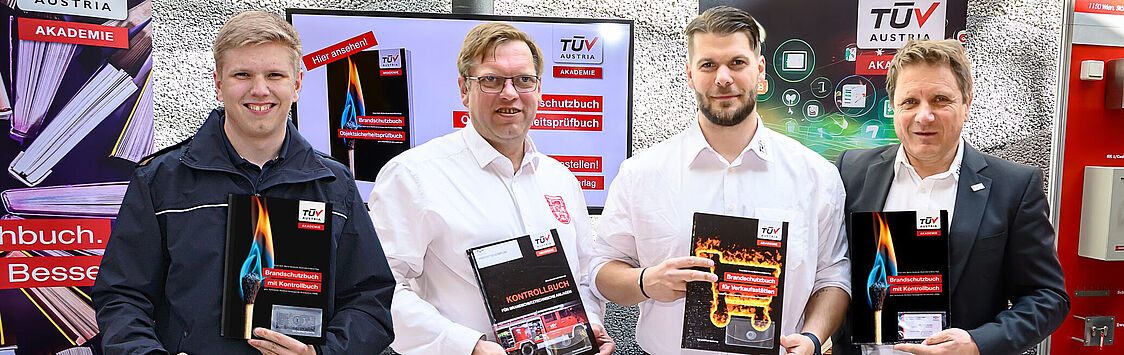 Gruppenfoto der vier männlichen Autoren.