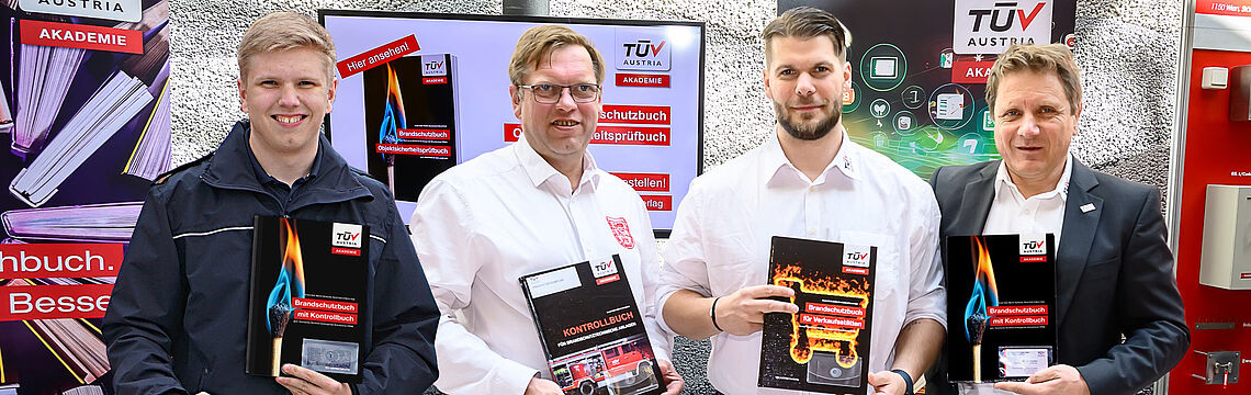 Gruppenfoto der vier männlichen Autoren.