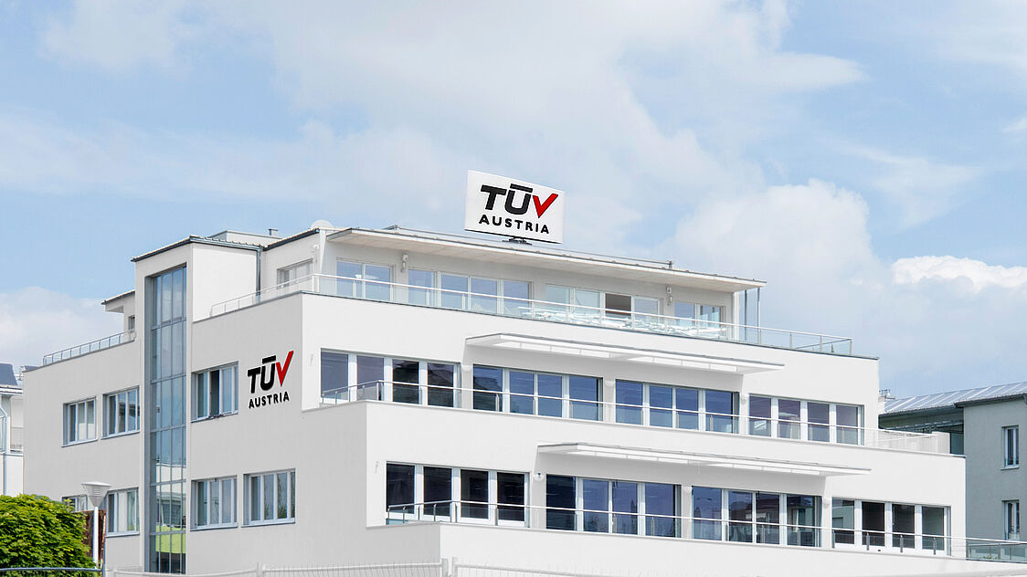 TÜV AUSTRIA Akademie in Leonding<br /> Gebäude TÜV AUSTRIA Akademie Leonding von außen
