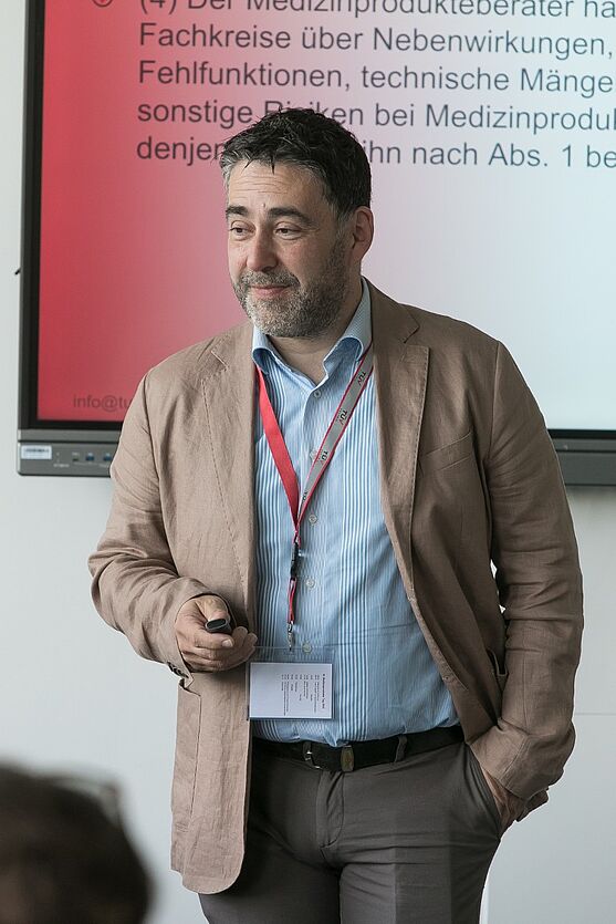 Johann Dori (TÜV AUSTRIA) weiß: Medizinprodukteberatung - das ist mehr als nur Vertrieb.<br />