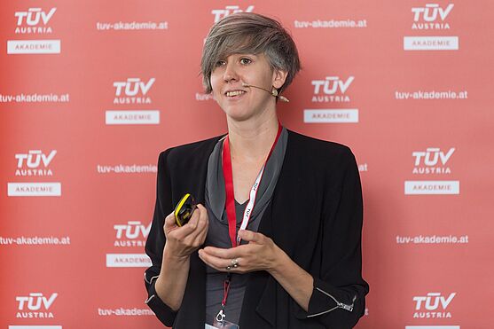 Den Auftakt machte schließlich DI Margherita Matzer, BSc mit dem Vortrag "Der Weg in eine klimaneutrale Wasserstoffzukunft – Ziele und Challenges"<br />