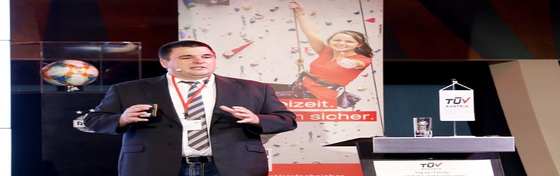 Mario Kremnitzer - Was müssen Gebäudeverantwortliche punkto Brandschutz in Gebäuden wissen? Der TÜV AUSTRIA Brandschutzexperte berichtete über alles, was rechtlich zu beachten ist.