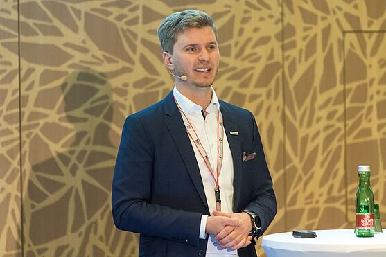 Weiter ging es mit Andreas Glanzer (Fraunhofer Austria Research). Sein Vortrag: Nachhaltigkeit bewegt! Hier lebt ESG!<br />
