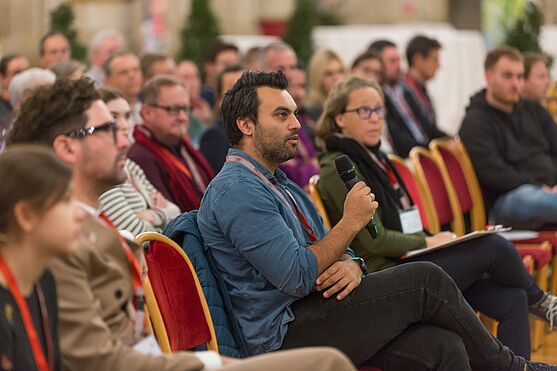 Fragen aus dem Publikum vor Ort oder von den Online-Teilnehmer/innen wurden im Anschluss an die Vorträge direkt beantwortet.<br />