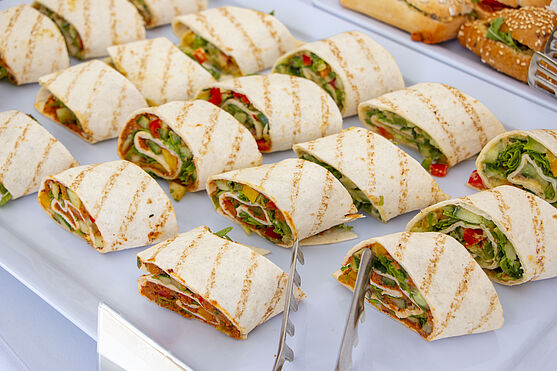 <br /> Bunt gefüllte Wraps