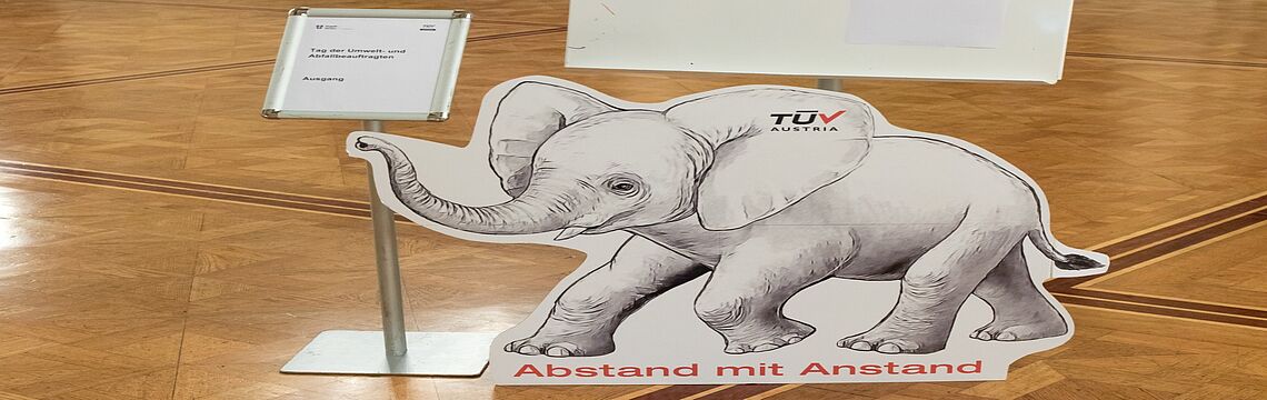 Immer mit dabei: Der Abstands-Wauwau.