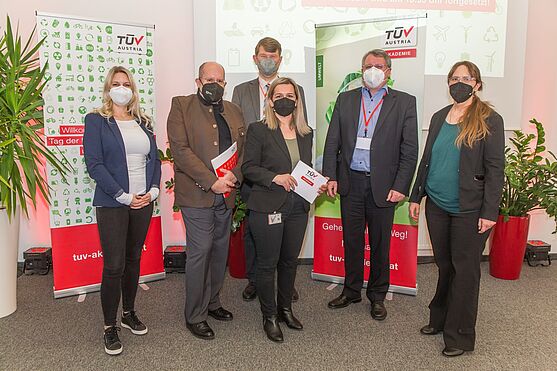 v.l. n.r.: Stephanie Rex, Gerhard Eichinger, Richard Prem, Nigar Coskuner, Christian Wimmer, Karin Newald<br />