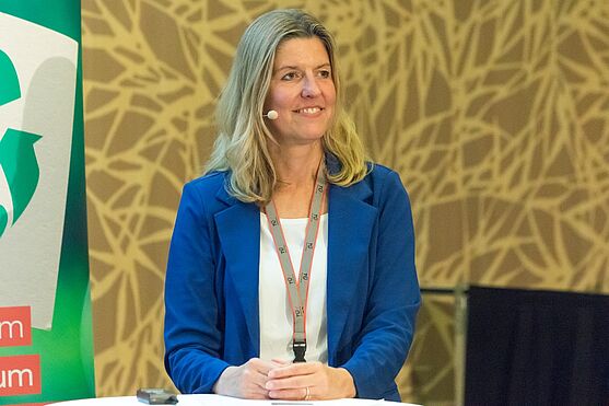 Monika Brom (EFRAG Sustainability Reporting Board Member, Umweltbundesamt) lieferte ein Update zu den ESRS.<br />