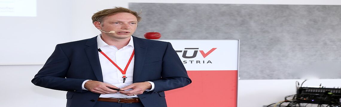 Lebensmittelhersteller sind gefordert. Jan Henjes vom Frauenhofer Institut zeigte neue Wege, wie man als Produzent Turbulenzen vermeiden oder minimieren kann.