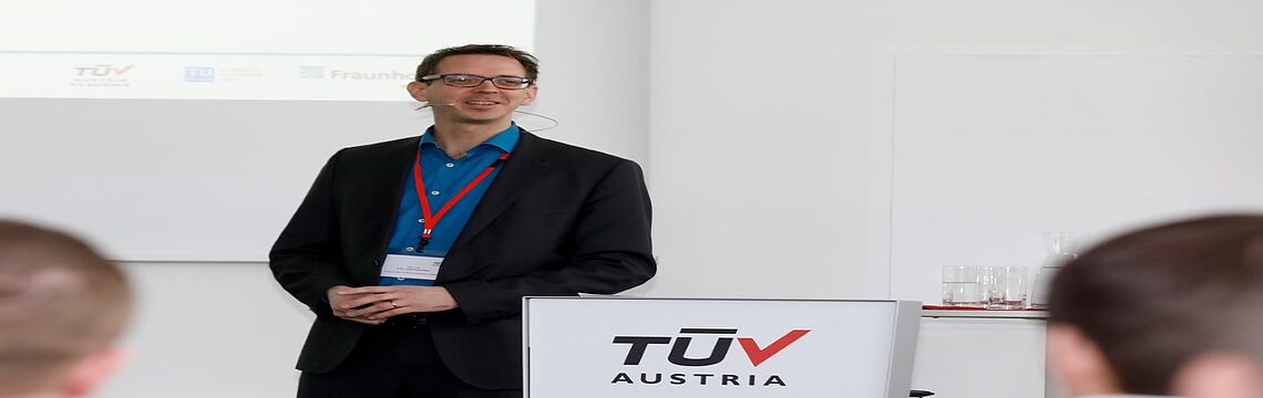 Arko Steinwender - Fraunhofer Austria Research GmbH, "Additive Verfahren in der industriellen Anwendung"