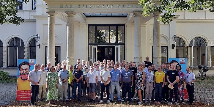 Gruppenfoto der Referent/innen.