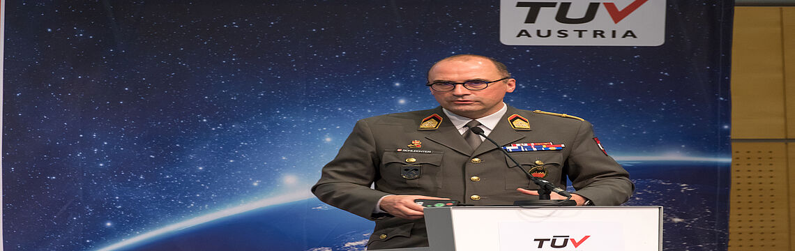 Jürgen Schlechter stellt Lösungen vor, was Unternehmer in Zeiten von Corona präventiv tun können.