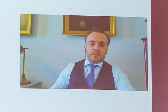 Ebenfalls live zugeschaltet war MMag. David Suchanek, nhp Niederhuber & Partner Rechtsanwälte, mit kompaktem Rechtswissen für die Energieverantwortlichen.<br />