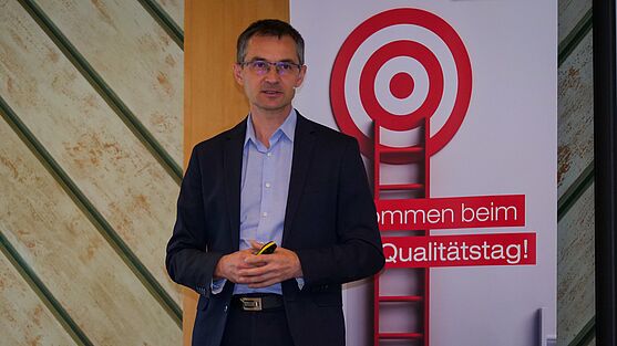 Herbert Saurugg, Internationaler Blackout- und Krisenvorsorgeexperte: Blackout-Vorsorge in Unternehmen & welche Rolle Qualitätsmanager/innen dabei spielen <br />