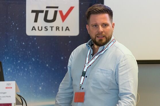 Lukas Weninger (ANDRITZ FABRICS AND ROLLS GmbH) analysierte in seinem Vortrag Unfälle und kam der Ursache auf die Spur.<br />