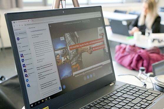 Im Online-Studio: Alles im Griff!<br />