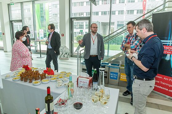 Gemütlicher Ausklang nach der Tagung: Entspanntes Netzwerken nach einem abwechslungsreichen Vortragsprogramm.<br />