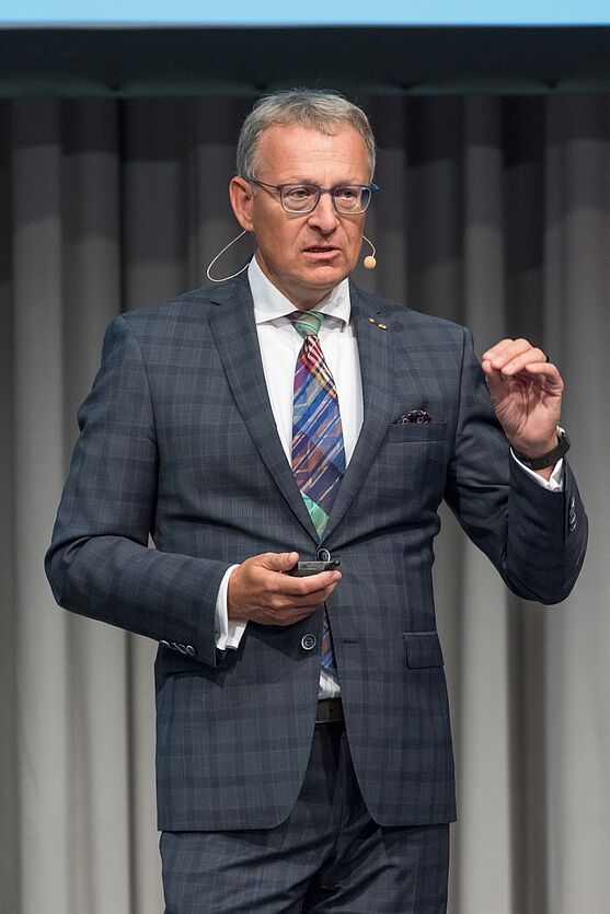 Lambert Gneisz von GNEISZ ADVICE: Sein Vortrag beschäftigte sich mit digitalem Innovationsmanagement<br />