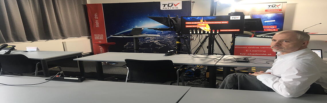 Der Brandschutztag feierte am 26.3. doppelte Premiere: Er fand erstmals im Studio am TÜV AUSTRIA Campus als Livestream statt - und das zum 20. Mal!
