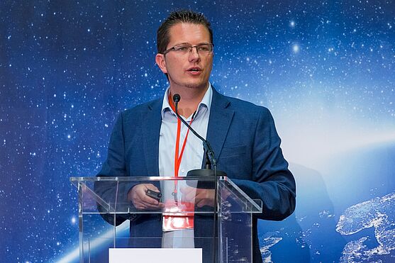 Der 1. Vortrag: ISO 45001 – Konsultation und Beteiligung von Mitarbeiter/innen am Beispiel des Arbeitsmittelmanagements | Ing. Dominik HAINDL | Lumpi-Berndorf Draht- und Seilwerk GmbH<br />