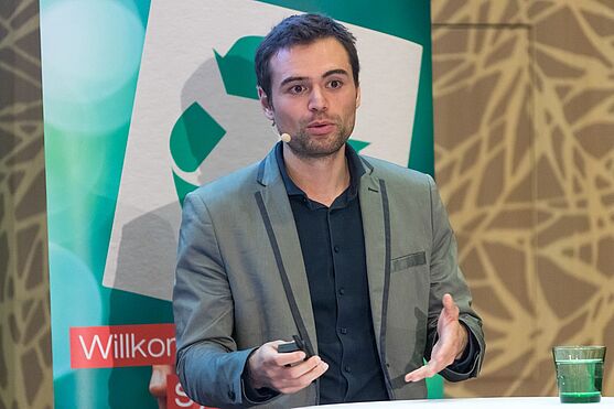Clemens Mayer (Experte für Digitales und Nachhaltigkeit) über den Green Claim: Was irreführende Umweltaussagen anstellen können.<br />