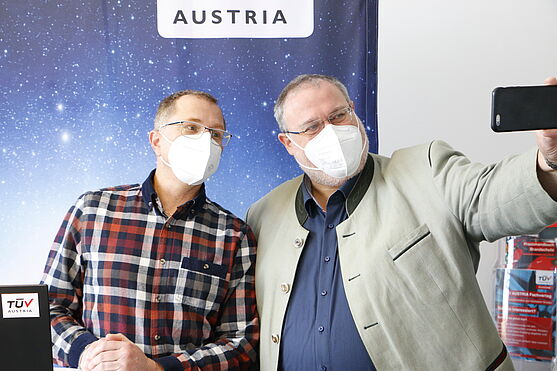 Dietmar Schiefer & Thomas Rochowansky: Ein Selfie muss sein! .-)<br />