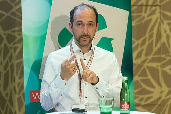 Andreas Van-Hametner (Geschäftsführung Ressourcen Forum Austria) informierte über die Ressourcenwende – Der nachhaltige Fahrplan für Betriebe.<br />
