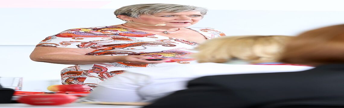 Verpackung ist nicht gleich Verpackung. Johanna Foisner von der LVA erklärte ausführlich, was unter Food Contact Materials zu verstehen ist und wie nachhaltige Verpackungsmaterialien sicher eingesetzt werden können.