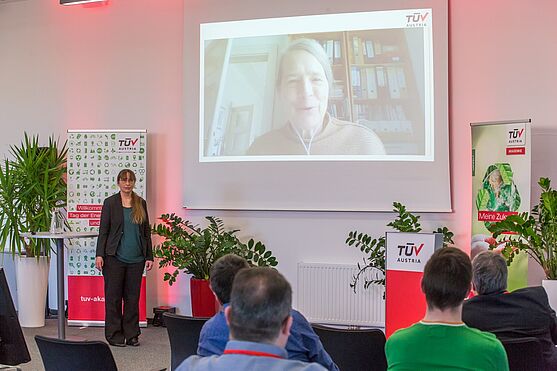 Live zugeschaltet war em. Univ. Prof. Helga Kromp-Kolb, Universität für Bodenkultur, mit wertvollen Anregungen für eine besseres Klima.<br />