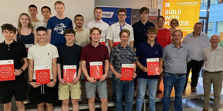 Gruppenfoto der HTL Schüler:innen