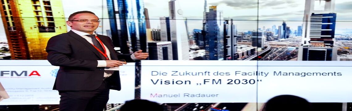 Manuel Radauer - Der Präsident des IFMA Austria stellte das White Paper, die Vision FM 2030, vor: Wir wird die Rolle des Facilty Managers im Jahre 2030 aussehen? Welche Trends beeinflussen die Gebäudesicherheit?