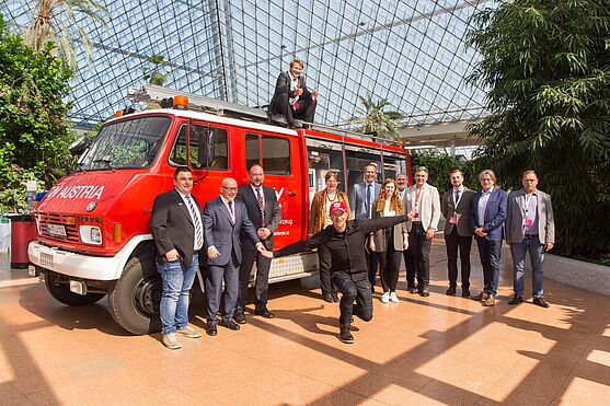 Danke, dass Sie da waren! Wir fliegen nun zum nächsten Expertentag und landen sicher in Salzburg: Dort findet der TÜV AUSTRIA Brandschutztag im September nochmals statt! www.tuv-akademie.at/brandschutztag<br />