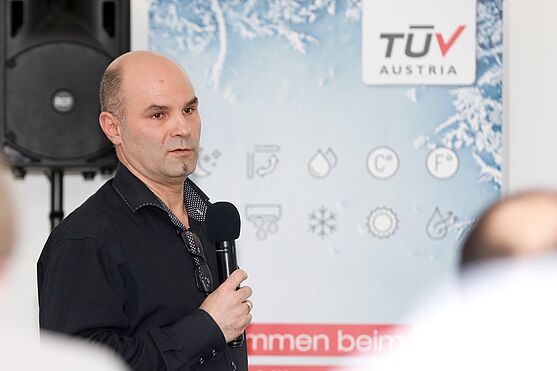 DI Christian Ruprechter von EVN Wärme GmbH stellte Naturkälteprojekte aus Biomasse vor. <br />