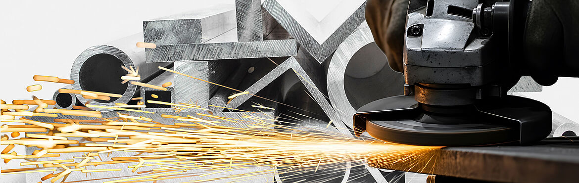 Die TÜV AUSTRIA Online-Ausbildung bietet ein anwendungsorientiertes Basiswissen zu den wichtigsten Arbeitsverfahren in der Metallindustrie und dient der wiederkehrenden Unterweisung: Drehen, Fräsen, Hobeln, Schneiden, Schweißen und Schleifen. Die TÜV AUSTRIA Online-Ausbildung bietet ein anwendungsorientiertes Basiswissen zu den wichtigsten Arbeitsverfahren in der Metallindustrie und dient der wiederkehrenden Unterweisung: Drehen, Fräsen, Hobeln, Schneiden, Schweißen und Schleifen.