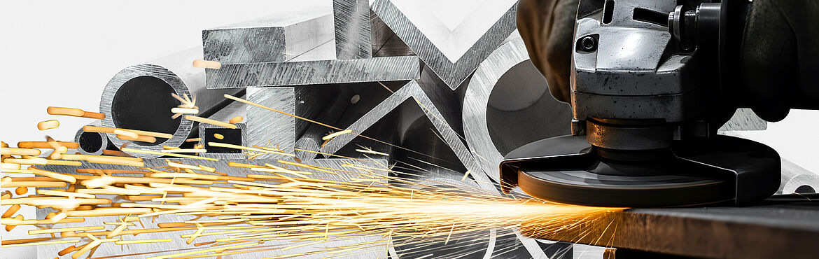 Die TÜV AUSTRIA Online-Ausbildung bietet ein anwendungsorientiertes Basiswissen zu den wichtigsten Arbeitsverfahren in der Metallindustrie und dient der wiederkehrenden Unterweisung: Drehen, Fräsen, Hobeln, Schneiden, Schweißen und Schleifen. Die TÜV AUSTRIA Online-Ausbildung bietet ein anwendungsorientiertes Basiswissen zu den wichtigsten Arbeitsverfahren in der Metallindustrie und dient der wiederkehrenden Unterweisung: Drehen, Fräsen, Hobeln, Schneiden, Schweißen und Schleifen.