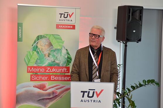 Dipl.-Ing. Hugo Seitz, TÜV AUSTRIA Schreiner Consulting: Von der Notwendigkeit der Energieeffizienz und des Klimaschutzes<br />