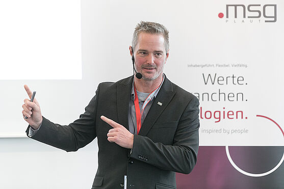 Robert Bauer-Wukitsevits (msg Plaut Austria GmbH) mit dem Vortrag Reduktion der Anforderungskomplexität durch MBSE.<br />