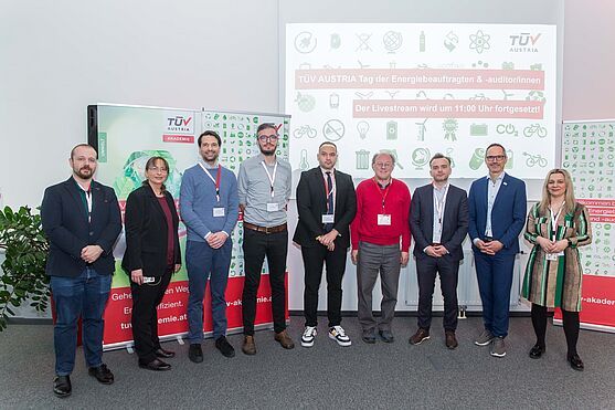 Die Fachexpert/innen des Tages, gemeinsam mit den Kolleg/innen der TÜV AUSTRIA Akademie.<br />