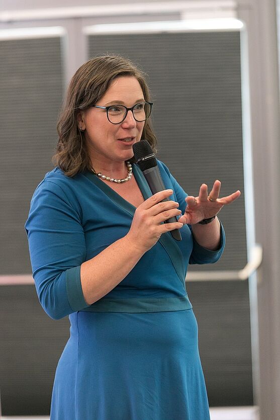 Die Begrüßung und Moderation des Tages übernimmt wie immer Dr. Katharina Turecek, MSc (TÜV AUSTRIA) <br />